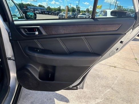 Used 2018 Subaru Outback 2.5i Limited AWD/4WD image 15