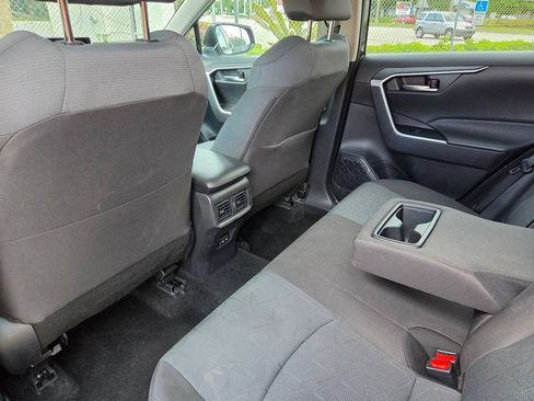 Used 2025 Toyota RAV4 XLE FWD image 12