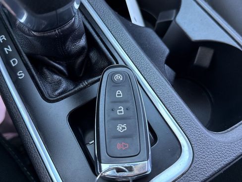 Used 2019 Ford Escape SE image 26