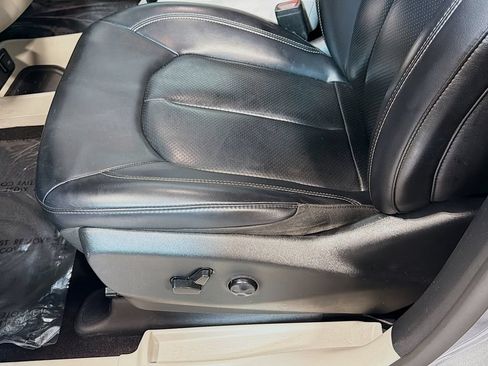 Used 2021 Chrysler Voyager Lxi FWD image 15