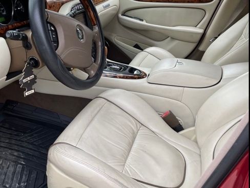 Used 2006 Jaguar XJ8 image 5