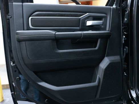 Used 2024 RAM 3500 Big Horn image 21