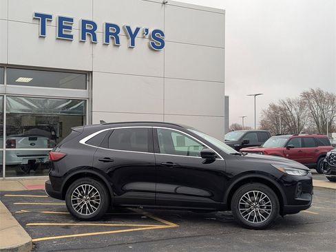 New 2026 Ford Escape SE image 2