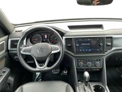 Used 2021 Volkswagen Atlas Cross Sport SE w/ Panoramic Sunroof Package image 13