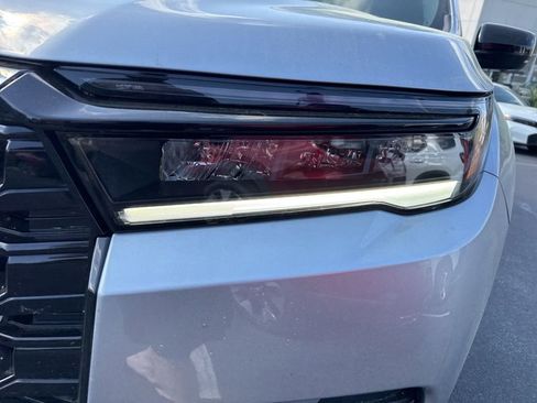 New 2026 Honda Pilot Black Edition image 9