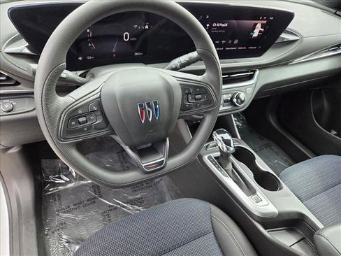 Used 2026 Buick Envista Preferred w/ Advanced Safety Package FWD image 10