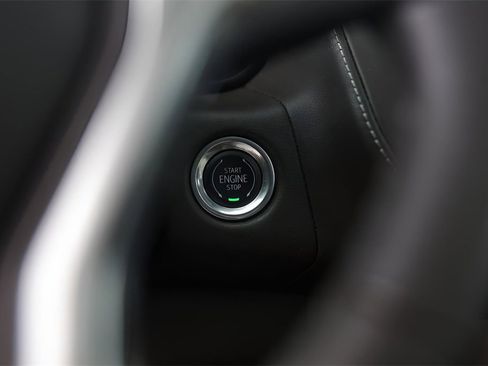 Used 2023 Chevrolet Tahoe Z71 w/ Luxury Package image 19