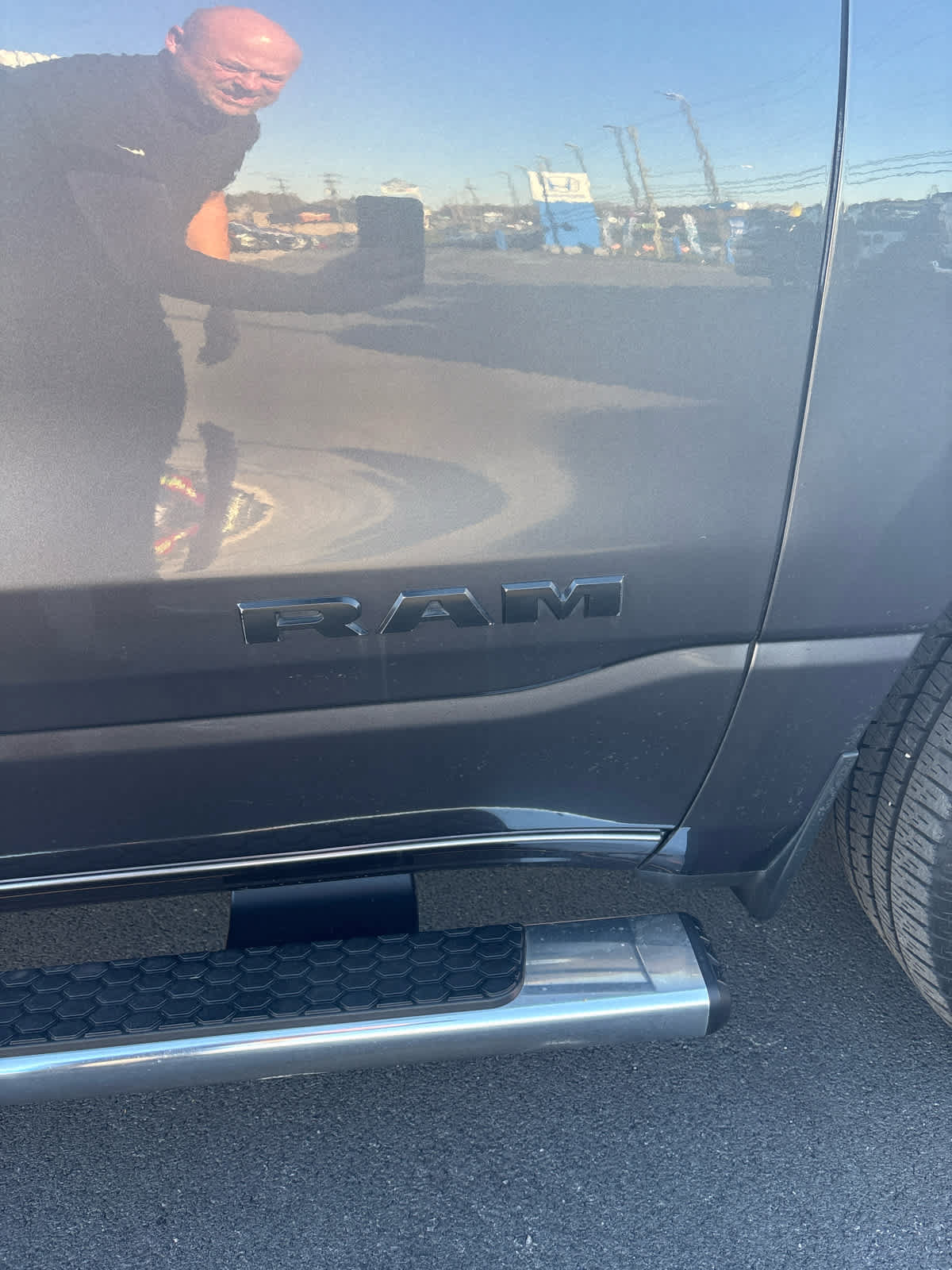 Used 2023 RAM 1500 Laramie AWD/4WD image 6