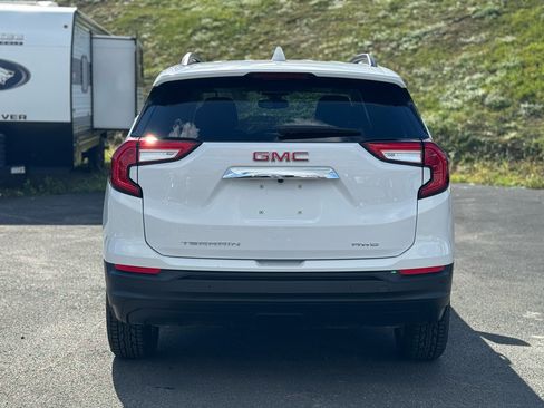 Used 2023 GMC Terrain SLE w/ Driver Convenience Package image 6