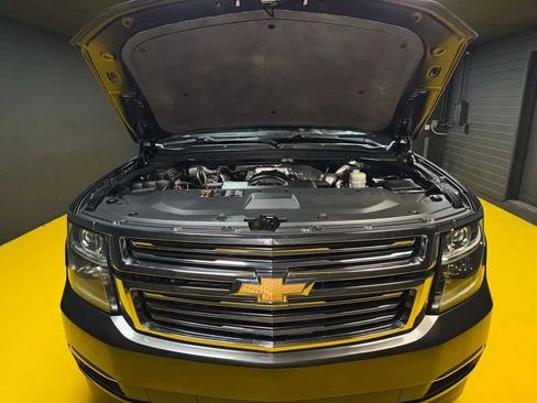 Used 2016 Chevrolet Suburban LTZ RWD image 17