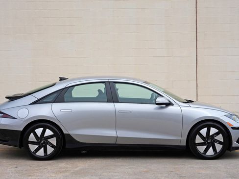 Used 2025 Hyundai Ioniq 6 SE RWD image 48