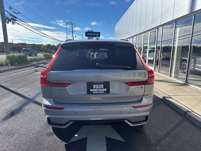 Certified 2025 Volvo XC60 B5 Plus AWD/4WD image 4