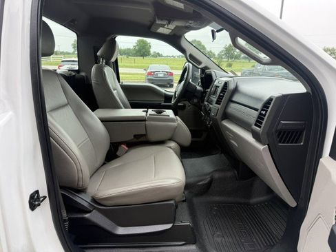 Used 2019 Ford F250 XL w/ Power Equipment Group RWD image 9