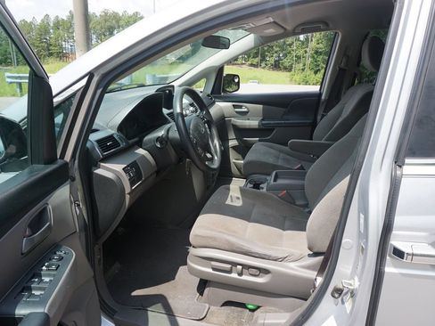 Used 2013 Honda Odyssey EX image 2