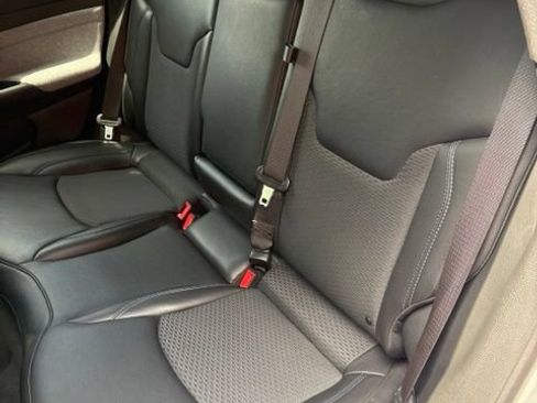 Used 2023 Jeep Compass Latitude w/ Convenience Group AWD/4WD image 9