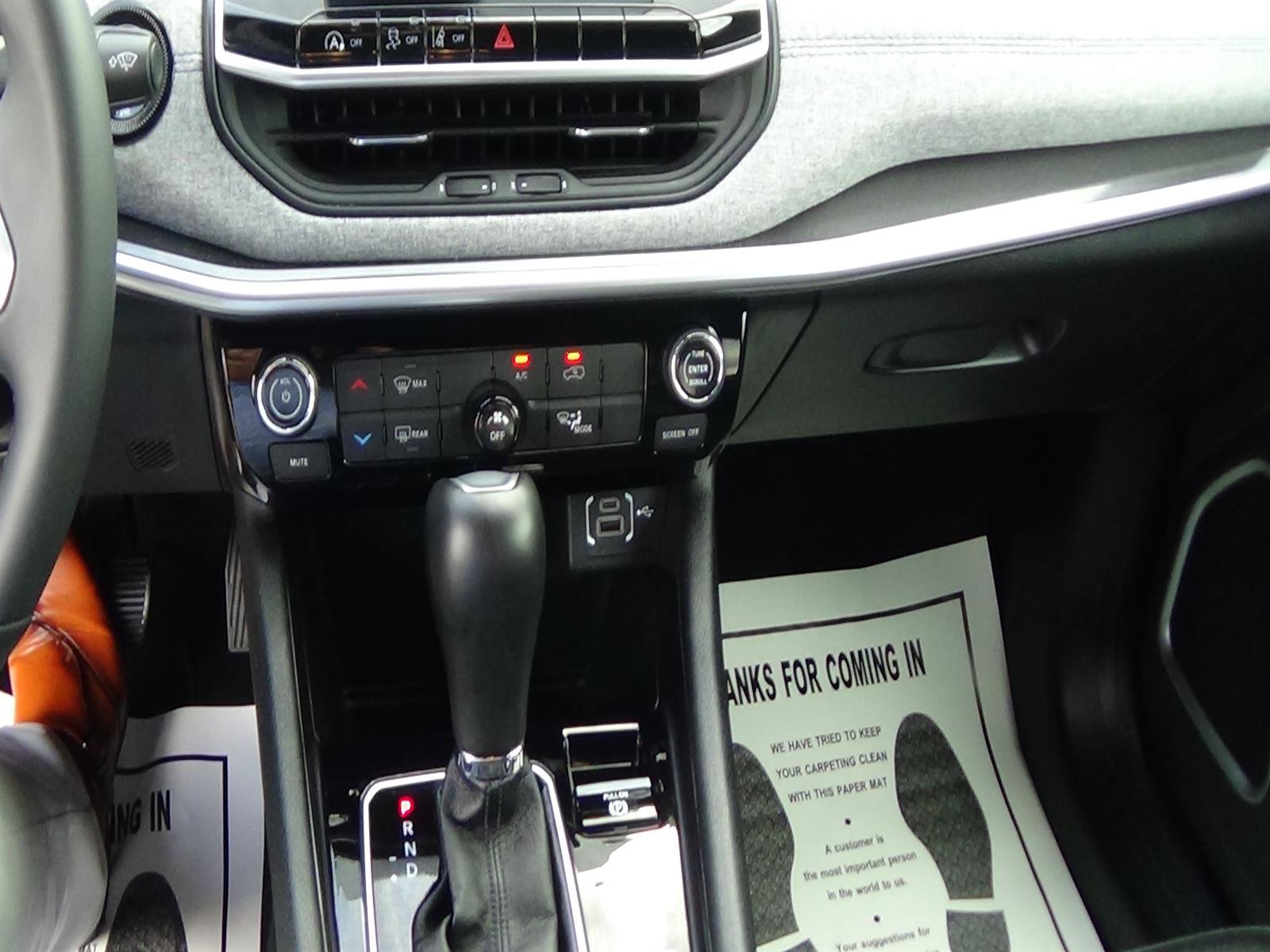 Certified 2025 Jeep Compass Latitude AWD/4WD image 26