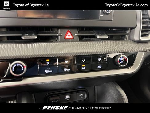 Used 2025 Kia Sportage LX AWD/4WD image 30