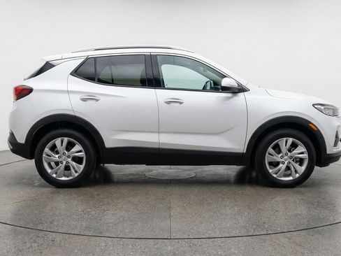 Used 2025 Buick Encore GX Preferred AWD/4WD image 11