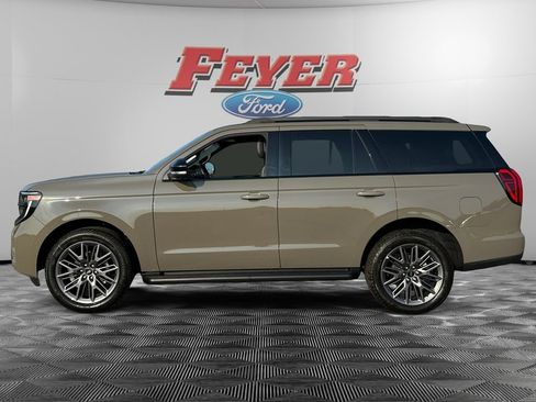 New 2026 Ford Expedition Platinum w/ Stealth Appearance Package AWD/4WD image 2