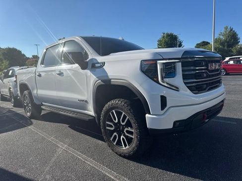 Used 2022 GMC Sierra 1500 AT4 w/ AT4 Preferred Package AWD/4WD image 6