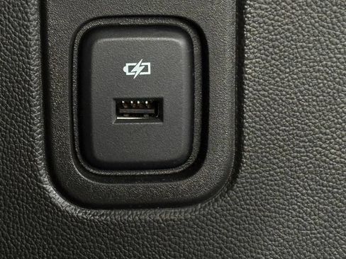 Used 2022 Chevrolet Traverse LS FWD image 31