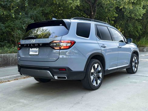Used 2026 Honda Pilot Elite image 9
