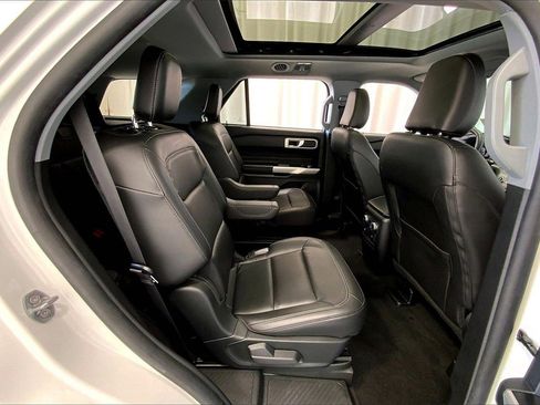 Certified 2023 Ford Explorer XLT w/ Equipment Group 202A image 20