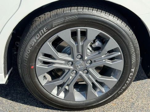 New 2026 Honda Odyssey Touring image 11