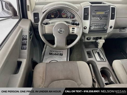 Used 2011 Nissan Frontier SV AWD/4WD image 19