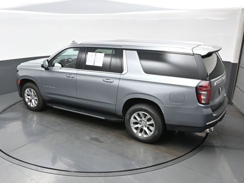 Used 2023 Chevrolet Suburban Premier AWD/4WD image 37