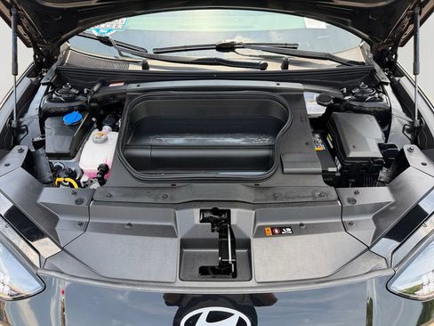Used 2023 Hyundai Ioniq 6 SEL AWD/4WD image 9
