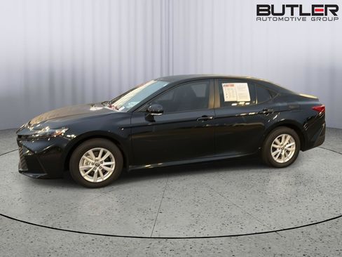 Used 2025 Toyota Camry LE w/ Convenience Package AWD/4WD image 3