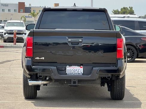 Certified 2025 Toyota Tacoma SR5 AWD/4WD image 6