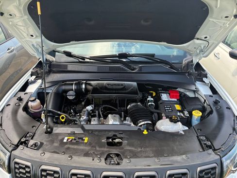 Used 2025 Jeep Compass Trailhawk AWD/4WD image 26