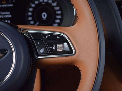 New 2026 Bentley Bentayga AWD/4WD image 31