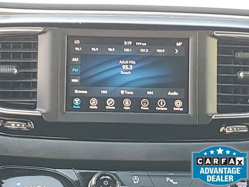 Used 2020 Chrysler Pacifica Touring w/ S Appearance Package image 29