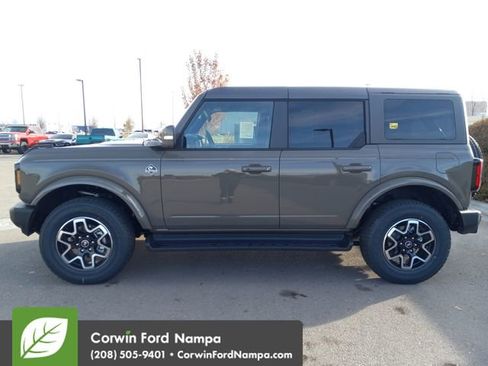 New 2025 Ford Bronco Outer Banks image 6