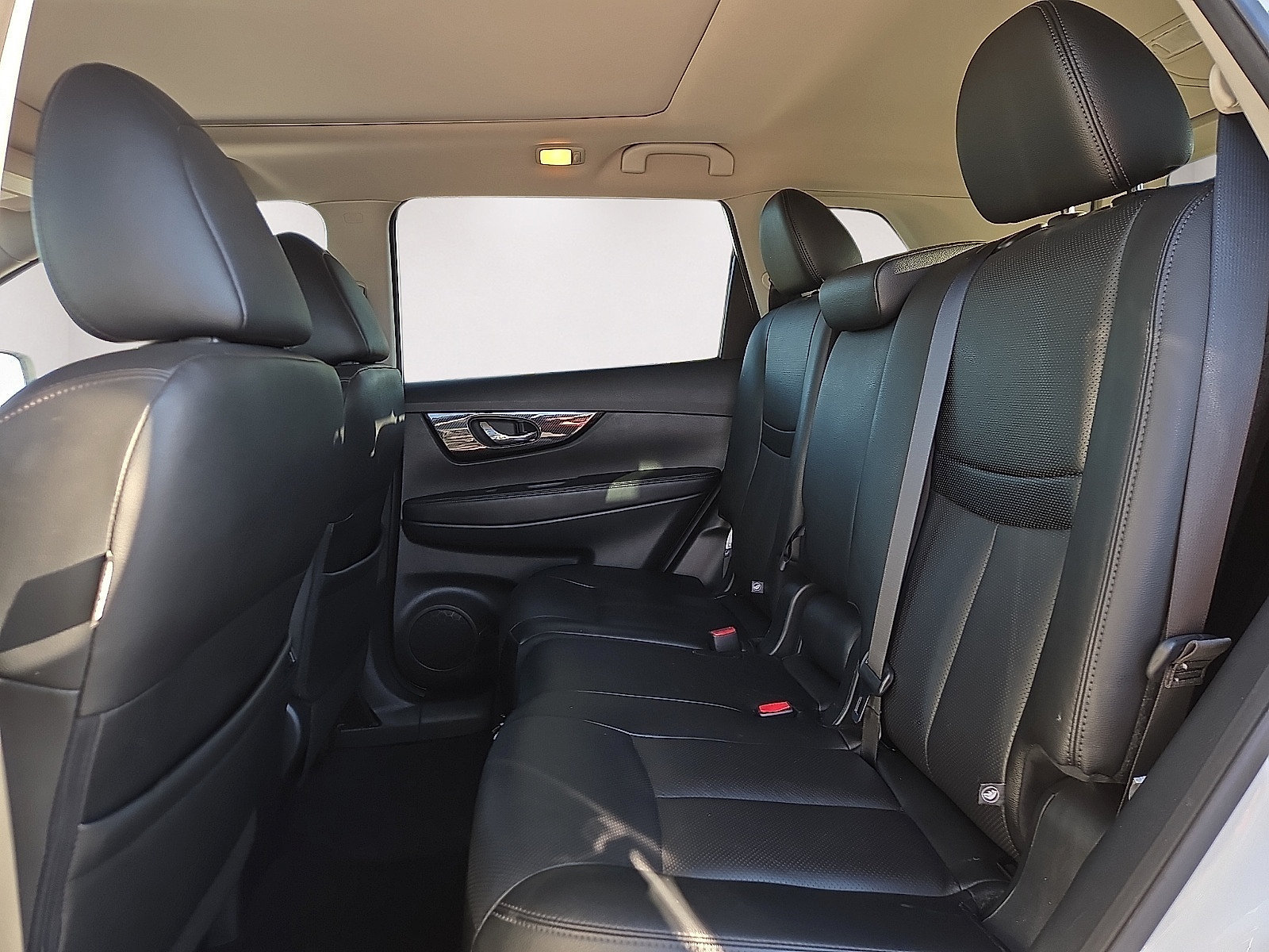 Used 2020 Nissan Rogue SL w/ Premium Package AWD/4WD image 10