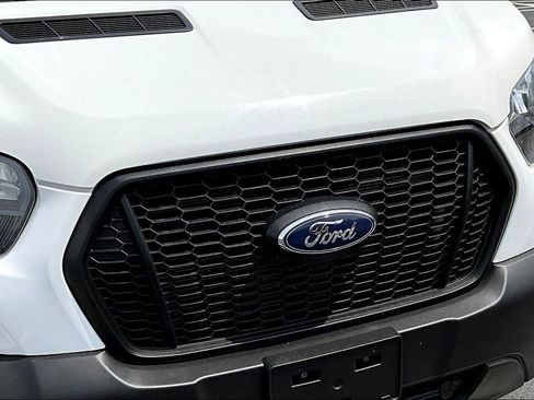 Used 2023 Ford Transit 250 148 High Roof AWD image 25