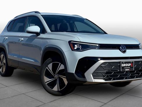New 2026 Volkswagen Taos SE AWD/4WD image 2