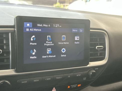 Used 2023 Hyundai Venue SEL FWD image 18