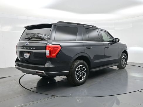 Used 2024 Ford Expedition XLT image 7