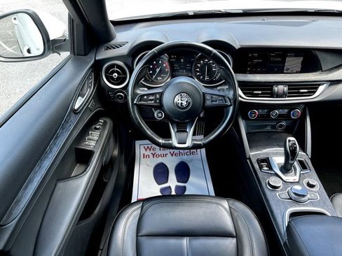 Used 2022 Alfa Romeo Stelvio Sprint image 36