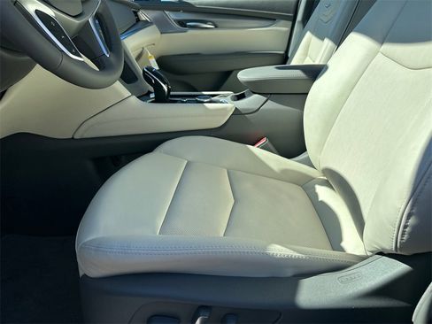 New 2026 Cadillac XT5 Premium Luxury w/ Driver Assist Package image 9