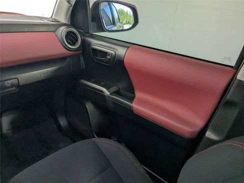 Used 2019 Toyota Tacoma SR5 image 38