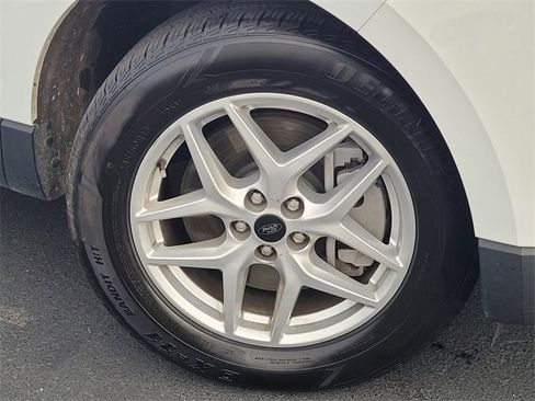 Used 2024 Ford Edge SEL image 12