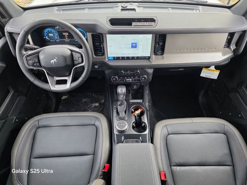 New 2026 Ford Bronco Outer Banks image 15