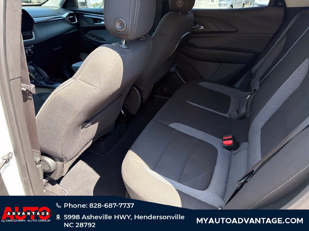Used 2025 Chevrolet TrailBlazer LT FWD image 30