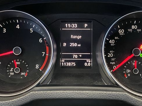 Used 2017 Volkswagen Passat 1.8T R-Line w/ R-Line Lighting Package FWD image 5