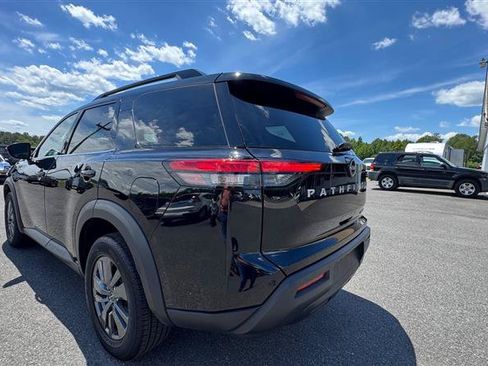 Used 2024 Nissan Pathfinder SV AWD/4WD image 18